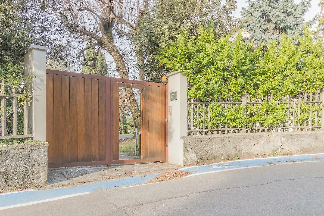 Villa Fiorellaヴァレンナ  ヴァレンナ
