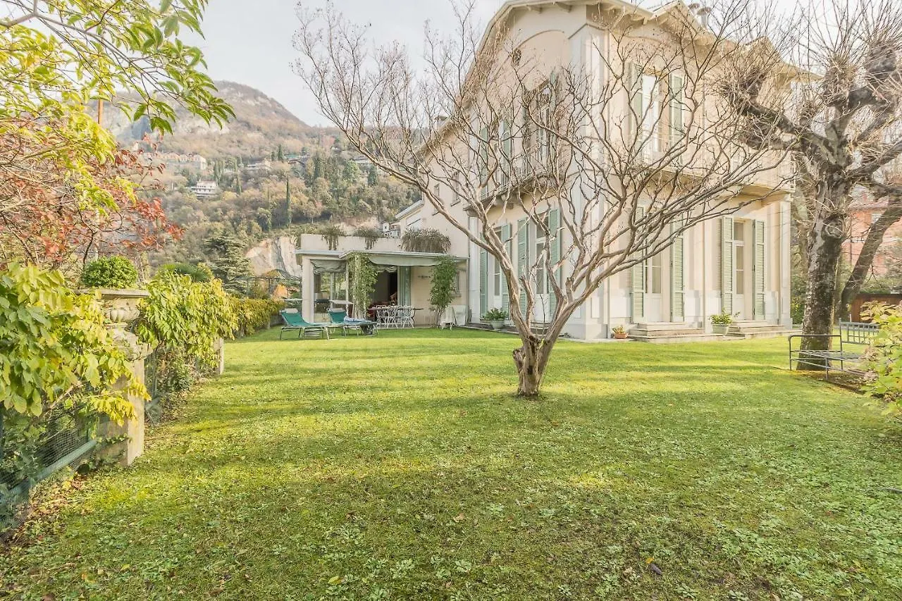 Villa Fiorellaヴァレンナ ヴァレンナ